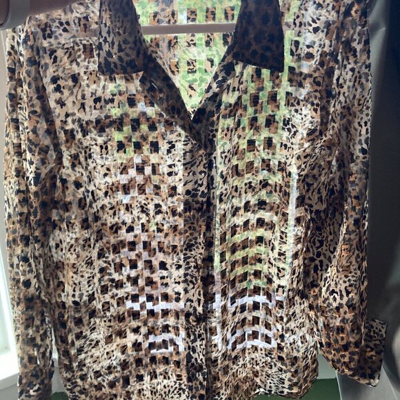 CLEO PETITES LEOPARD PRINT SHEER BUTTON DOWN BLOUSE SIZE MEDIUM - Picture 4 of 4